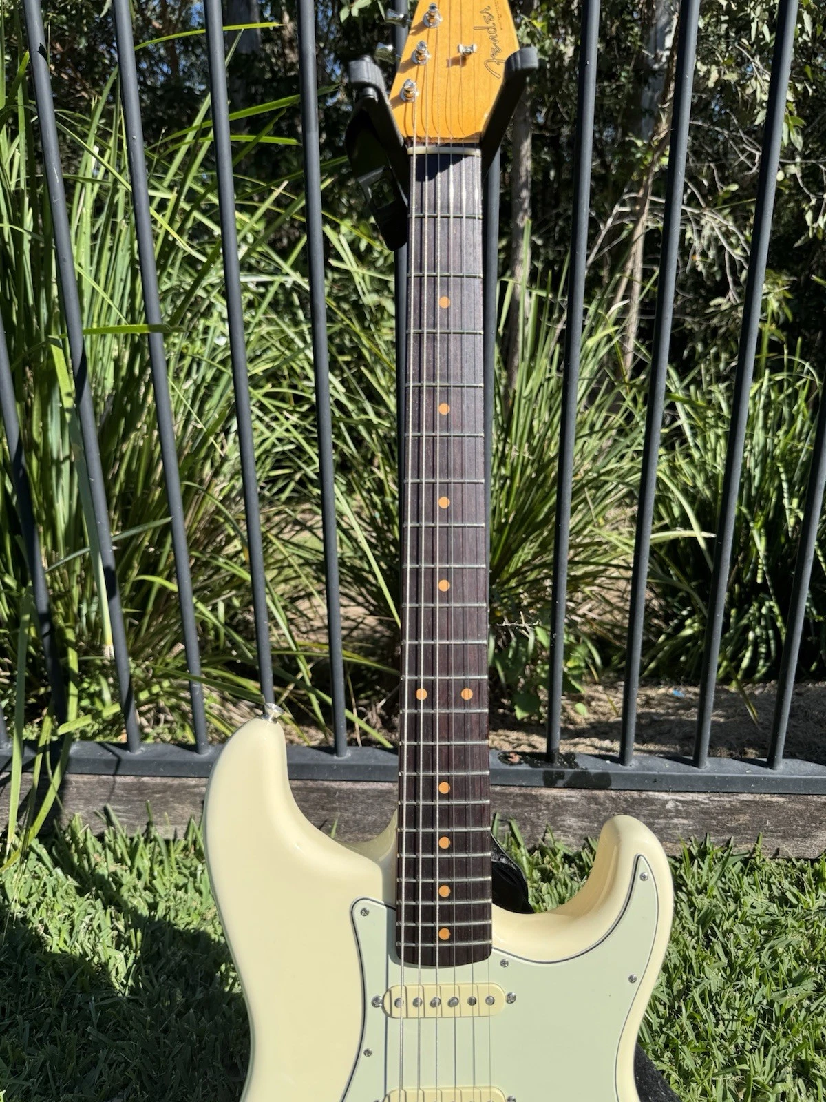 Picture 4 of 11