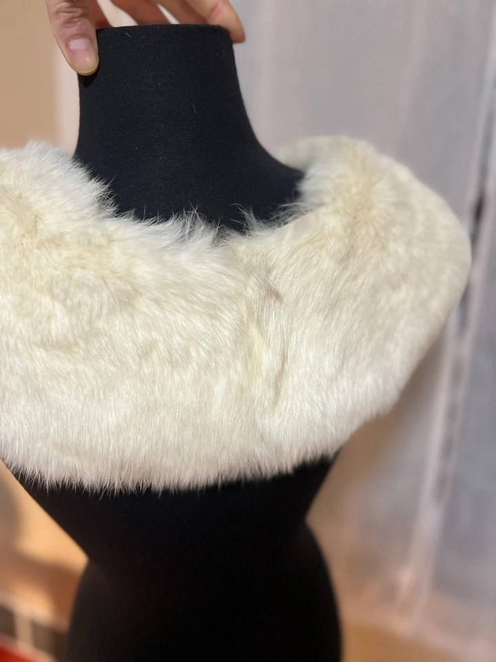 复古白色狐狸毛领大而蓬松全衬里缎面 44 x 6 — 第 4/4 张图片