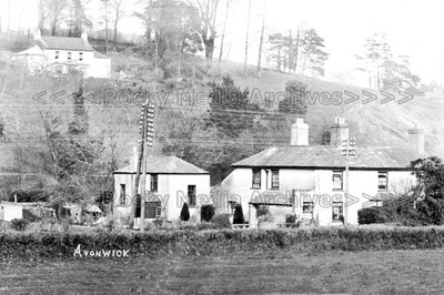 syy-48 Avon Villas & School, Avonwick, Devon. Foto