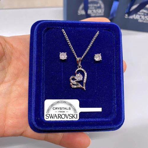 Collana Cuore Stilizzato + Orecchini pl. oro Bianco 18k con Cristalli Swarovski - Foto 2 di 3