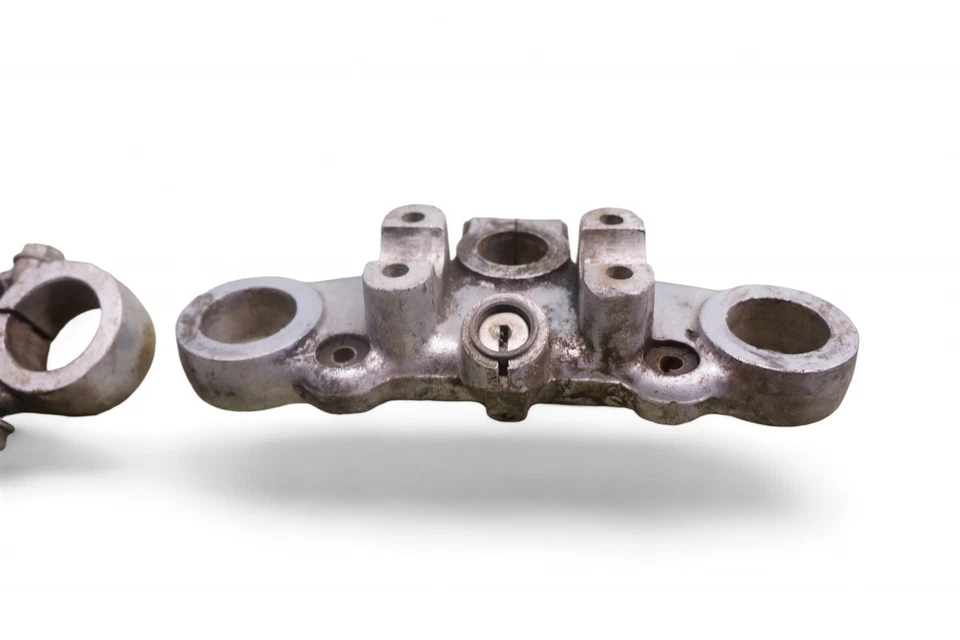 Triumph 铝制三树顶下部 *2868 — 第 4/4 张图片