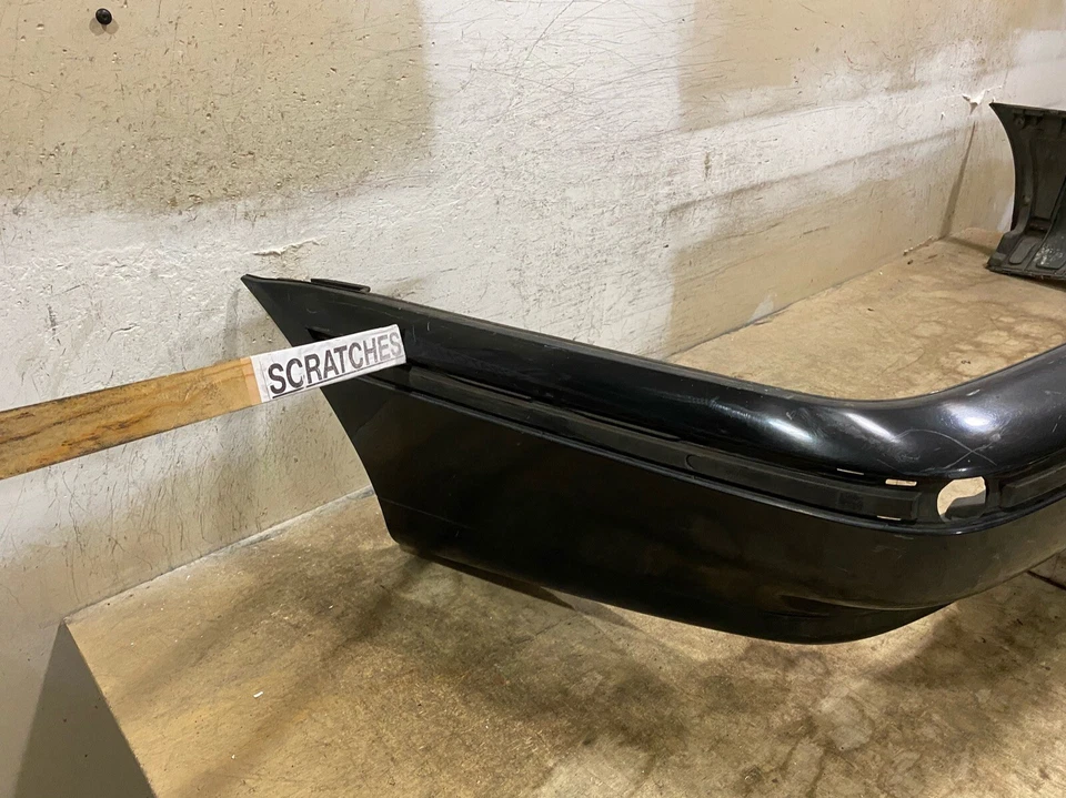 Cubierta de parachoques trasero BMW Serie 5 2000-2003 sedán 525i 530i 528i E39 OEM Foto 2 de 4