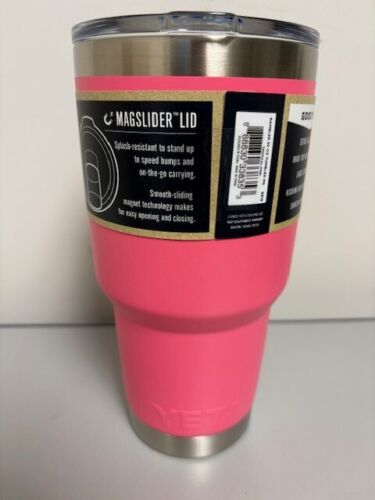 Rosa tropical YETI® 30 onzas RAMBLER® color de temporada - Imagen 2 de 3