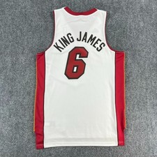 LeBron James Memorabilia Falls Further Behind Kobe Bryant, Michael Jordan 11