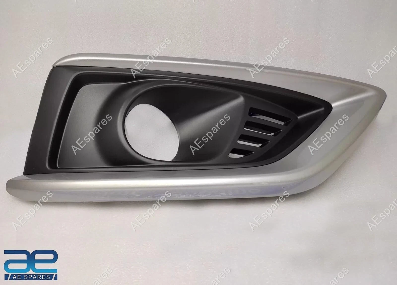 Front Fog Lamp Bezel Cover RH For Suzuki Ciaz 2018-2020 71750M82R10-BMB view 3