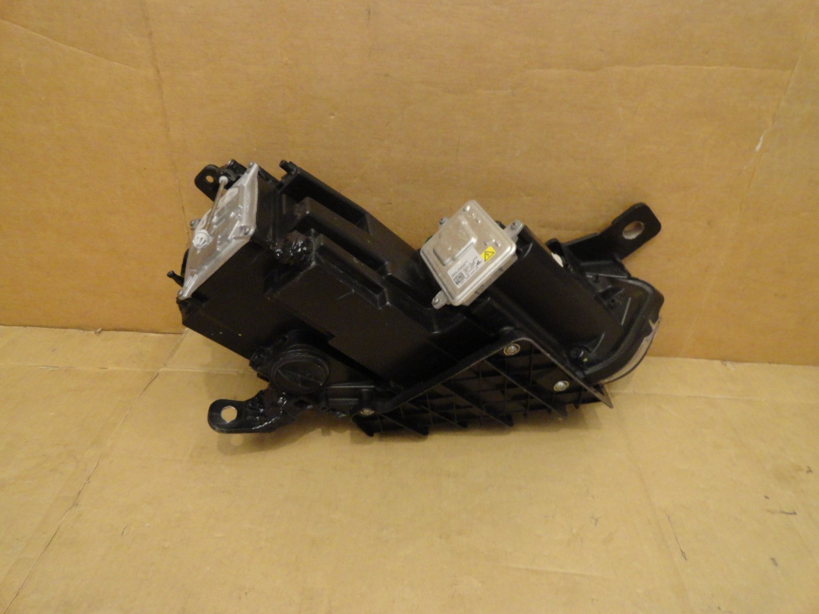 Maserati Ghibli 2014-2017 LEFT Headlight P/N 670005475