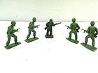 MARX WWII ARMY SOLDIER FIGURES FROM 1950s PLAYSET — photo 1