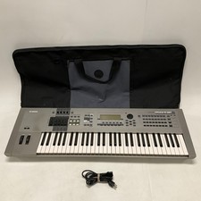 Yamaha MOTIF6 Keyboard 61 Key Production Synthesizer with Case Tested Working