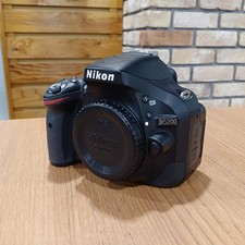 NIKON D5200 digital SLR