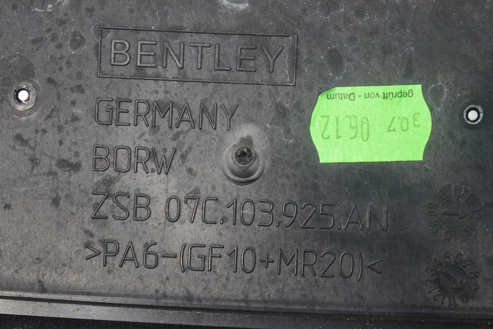 Engine Cover Shield Guard Trim Panel 07C103925AN Bentley Flying Spur 2013+ GT