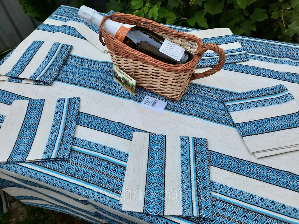 Tablecloth embroidered in Ukrainian style Table set in various colors - Image 3 of 4