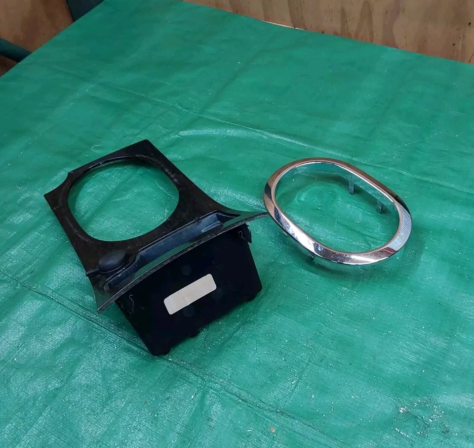 2005-2007 Mercury Mariner Center Console Shifter Bezel Trim OEM 5E6X-78045M - Image 4 of 4