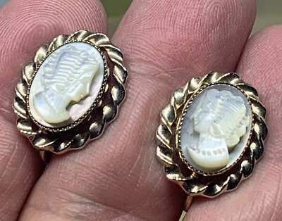 VTG Amco 14k Gold Overlay Cameo Earrings w/ Scroll Border Screw Backs Orig Box