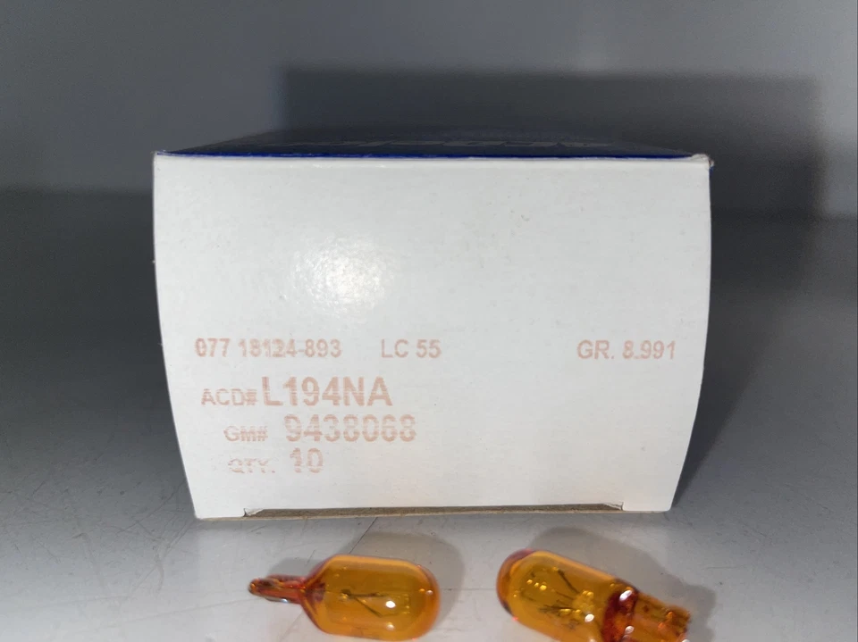 ACDelco L194NA GM 9438068 Bulb 2 Pack side marker lamp - Image 2 of 3