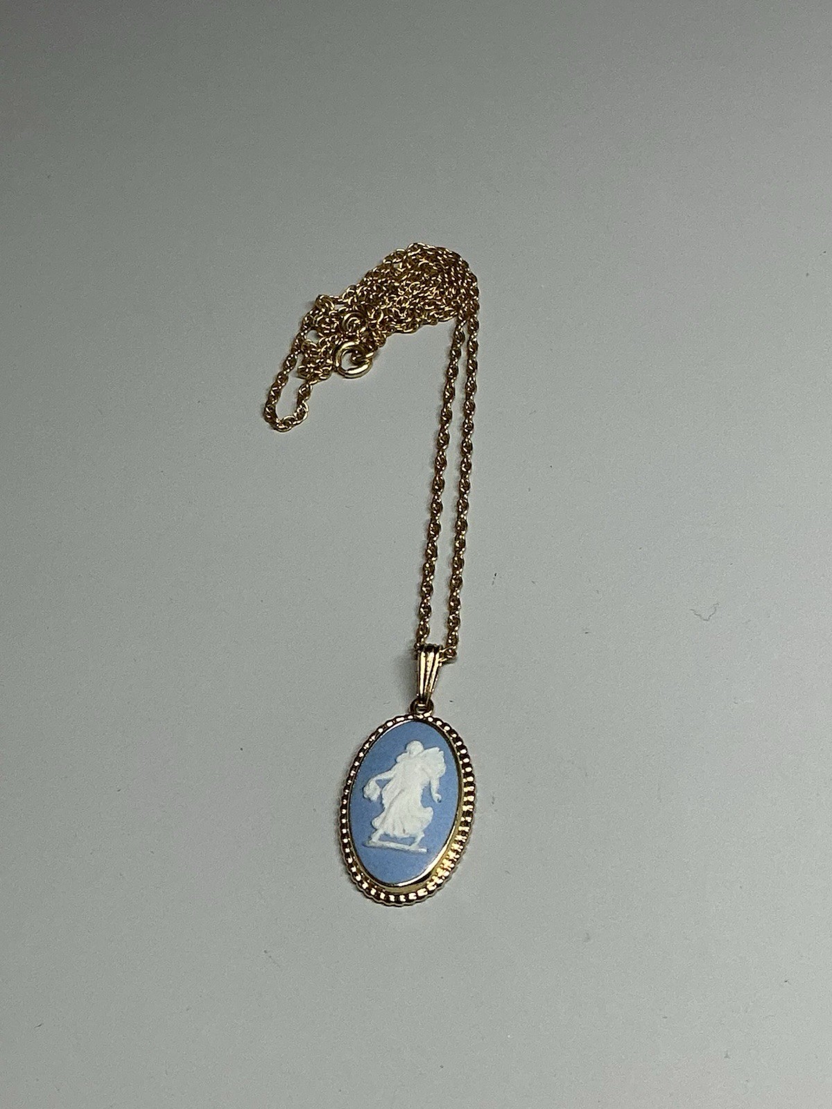 vintage wedgwood jasperware blue gold pendant necklce