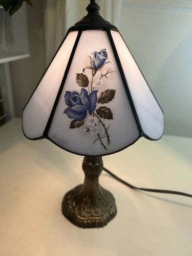 Vintage Tiffa-Mini Tiffany Style Stained Glass Table Lamp, Meyda L&L WMC 1960s