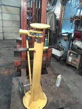 Global Industries Reversible Ratchet Trailer Stand