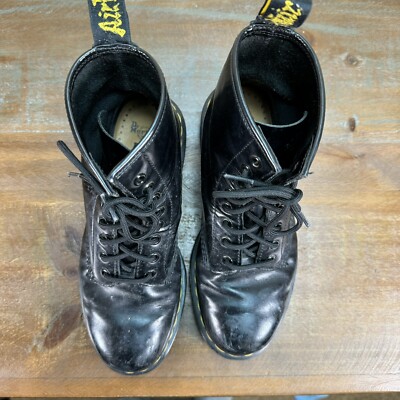Dr. Martens Boots Womens Size 7 Mens Size 8 10072 Smooth Leather