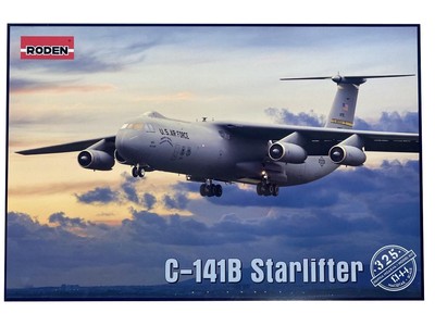 Roden 325   Model Kit Lockheed C-141B Starlifter