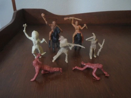 VINTAGE 1950s MARX FORT APACHE PLAYSET STOCKADE 60mm INDIAN FIGURES & HORSES