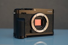 FUJIFILM X-E4 Mirrorless Camera BLACK Near Mint 1048 Shutter W/Box 2 OEM Batts