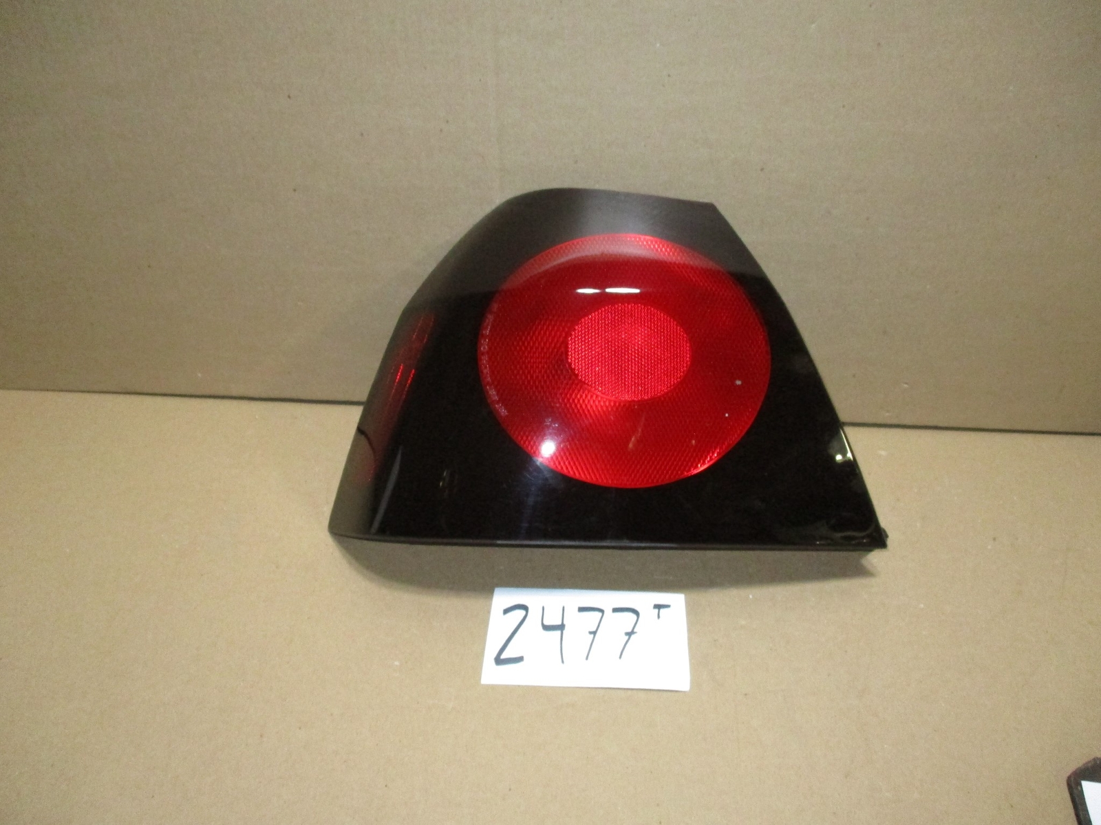 00 01 02 03 04 05 Chevrolet Impala DRIVER Side Used Tail Light #2477-T