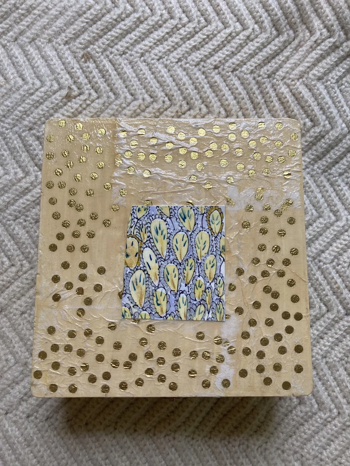 Arte original, caja de collage, caja de cigarros reciclada, única en su tipo Foto 3 de 3