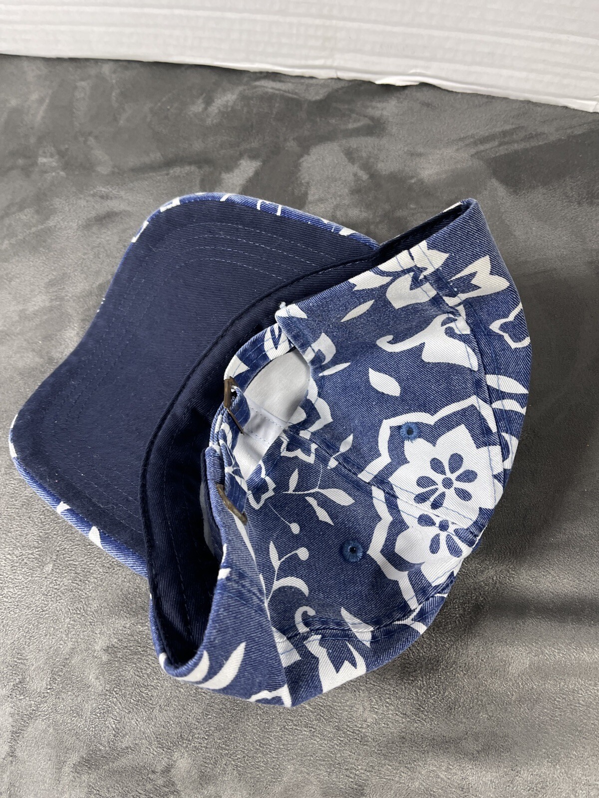 Spring Time Garden Flower Pattern Hat Cap Blue Wh… - image 13