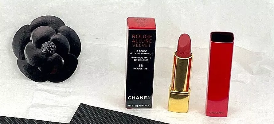 Chanel Rouge Allure Velvet in 58 Rouge Vie