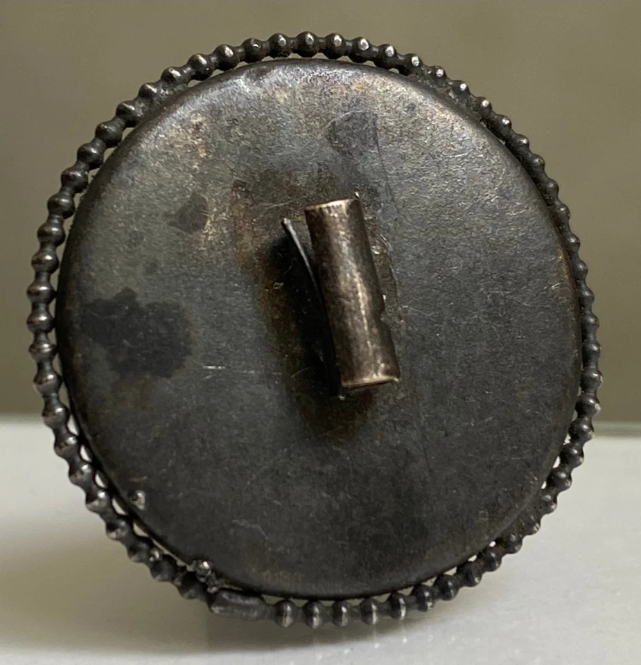 Petit cache-clou ancien 24 mm - Verre et métal 1900 - Photo 2/4