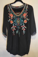 Johnny Was Embroidered Boho Tunic Top Sz Medium Floral Cupra Rayon 3/4 Sleeve