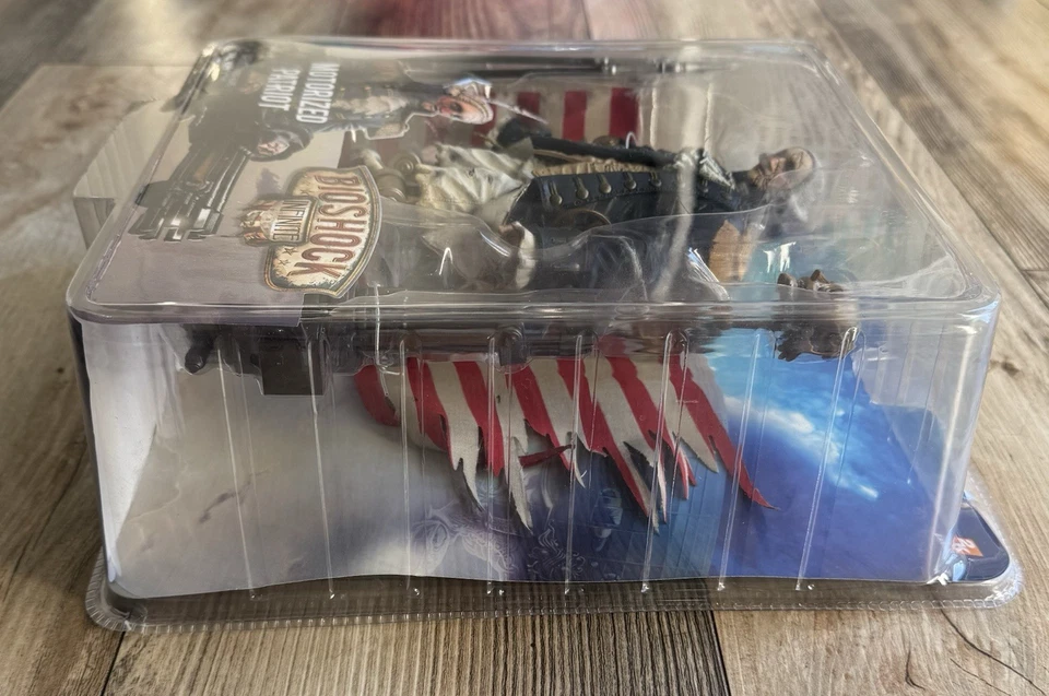 Figura NECA Bioshock Infinite Motorizada Patriota George Washington ¡NUEVA Y SELLADA!! Foto 3 de 4