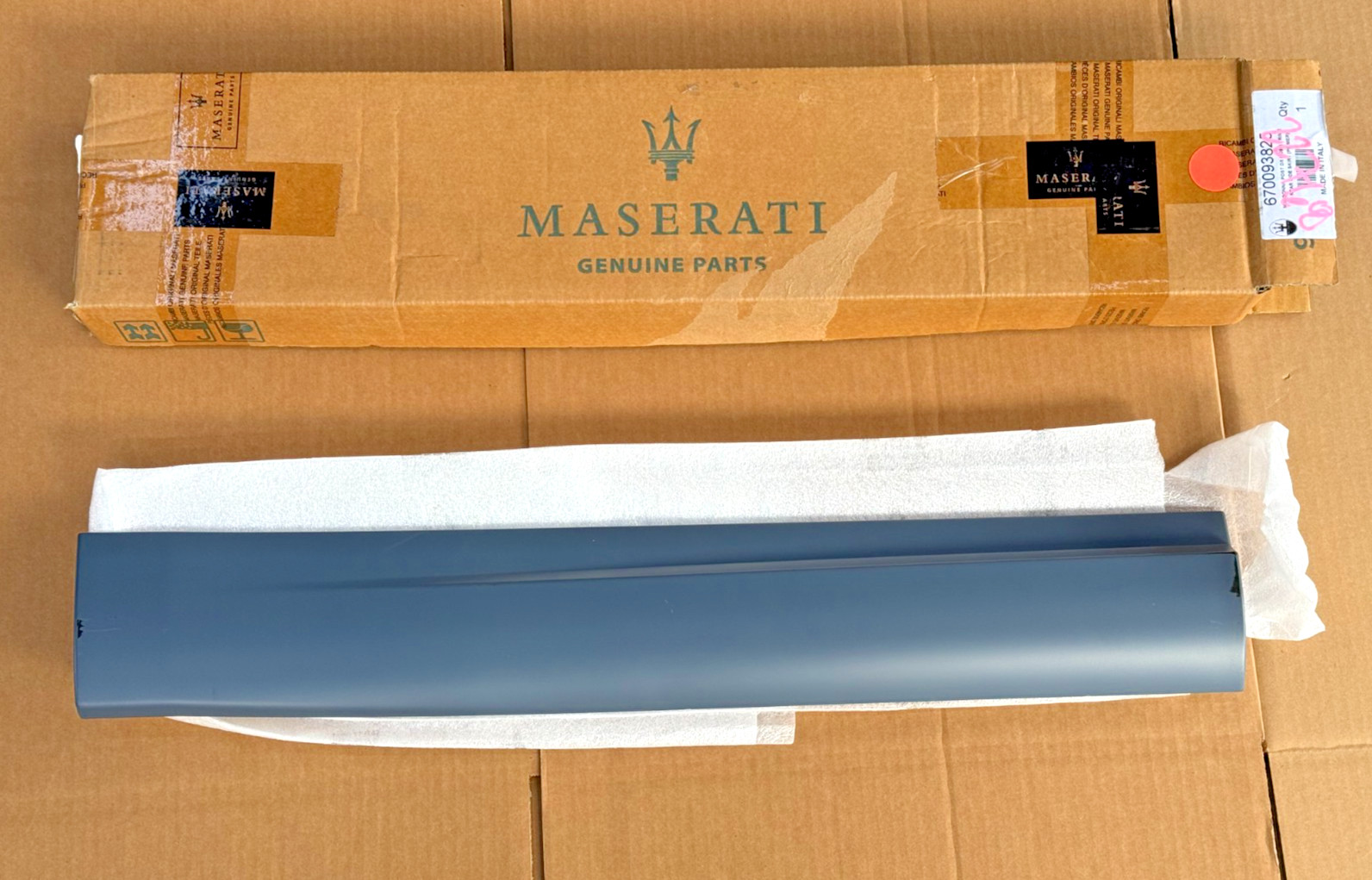 NEW OEM 16-24 MASERATI LEVANTE REAR RH DOOR MOLDING TRIM 670035237 DX OEM