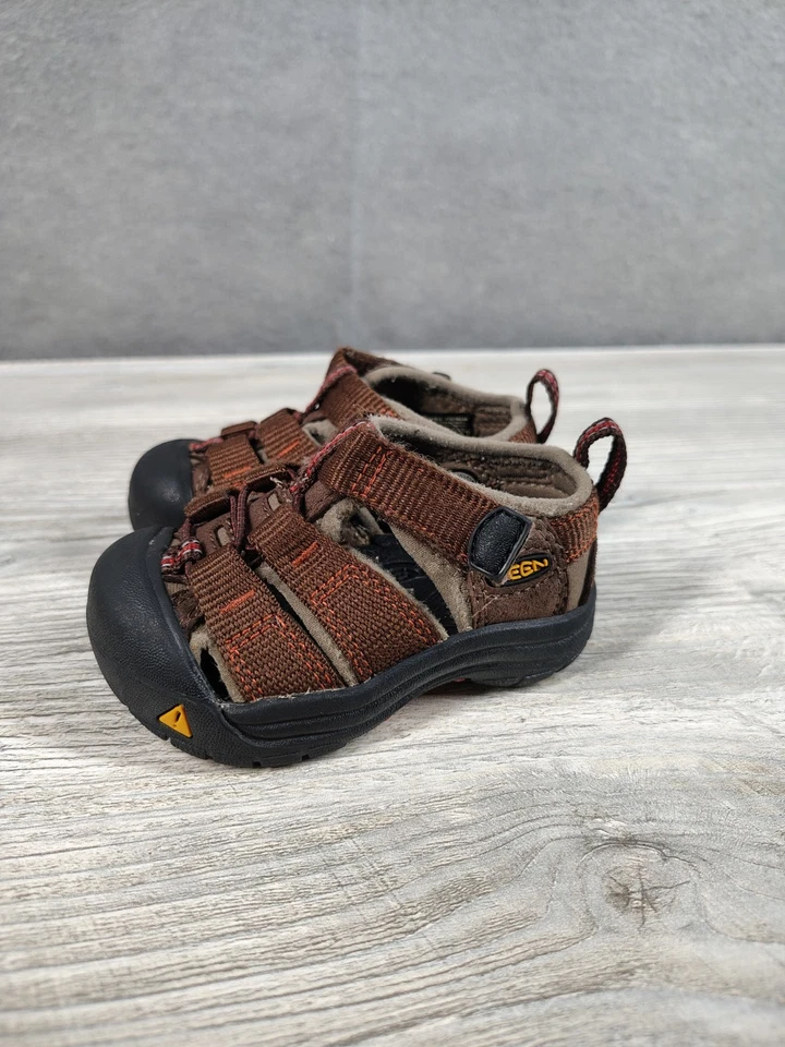 Keen Boys 4c Newport H2 Waterproof Outdoors  Sandals Hiking Shoes Outdoor Active - Image 2 of 4