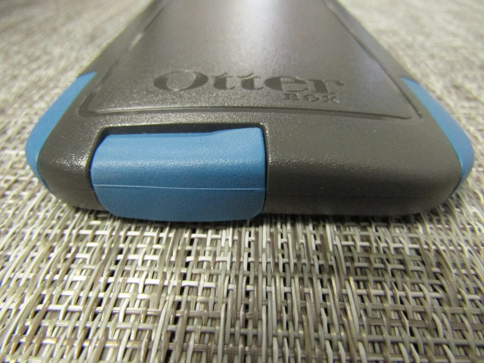 Otterbox HTC One Case Defender Series Shell Phone Case-720 - Image 2 of 3