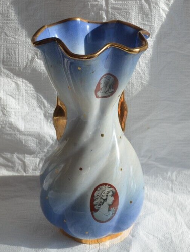 Cameo Medallion Italy Hand Painted Bulbous Swirl Vase Gold Trim Signed - Afbeelding 1 van 15