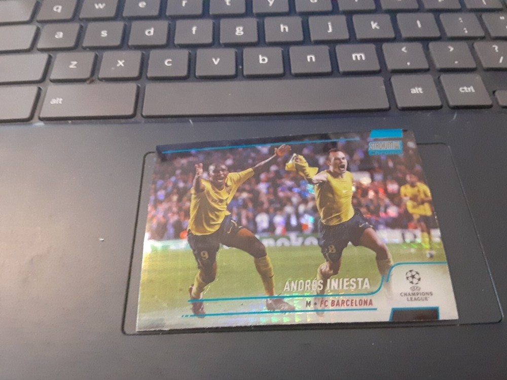 2021-22 Topps Stadium Chrome Blue Prism #8 Andres Iniesta