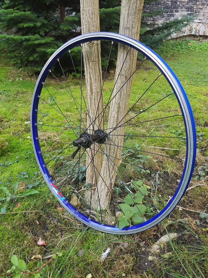 26 Zoll Laufrad Vorderrad Vuelta VXC 2.4 , 6063 Alloy , Double Wall , 80/90er