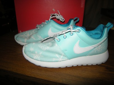 Brand New Girls Blue White Nike Roshe Print Tennis Shoes, Size