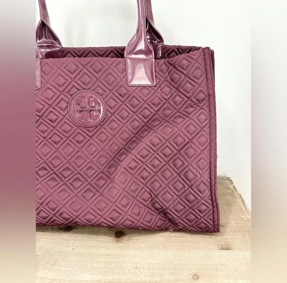 Bolso acolchado Tory Burch Marion en púrpura vino Foto 4 de 4