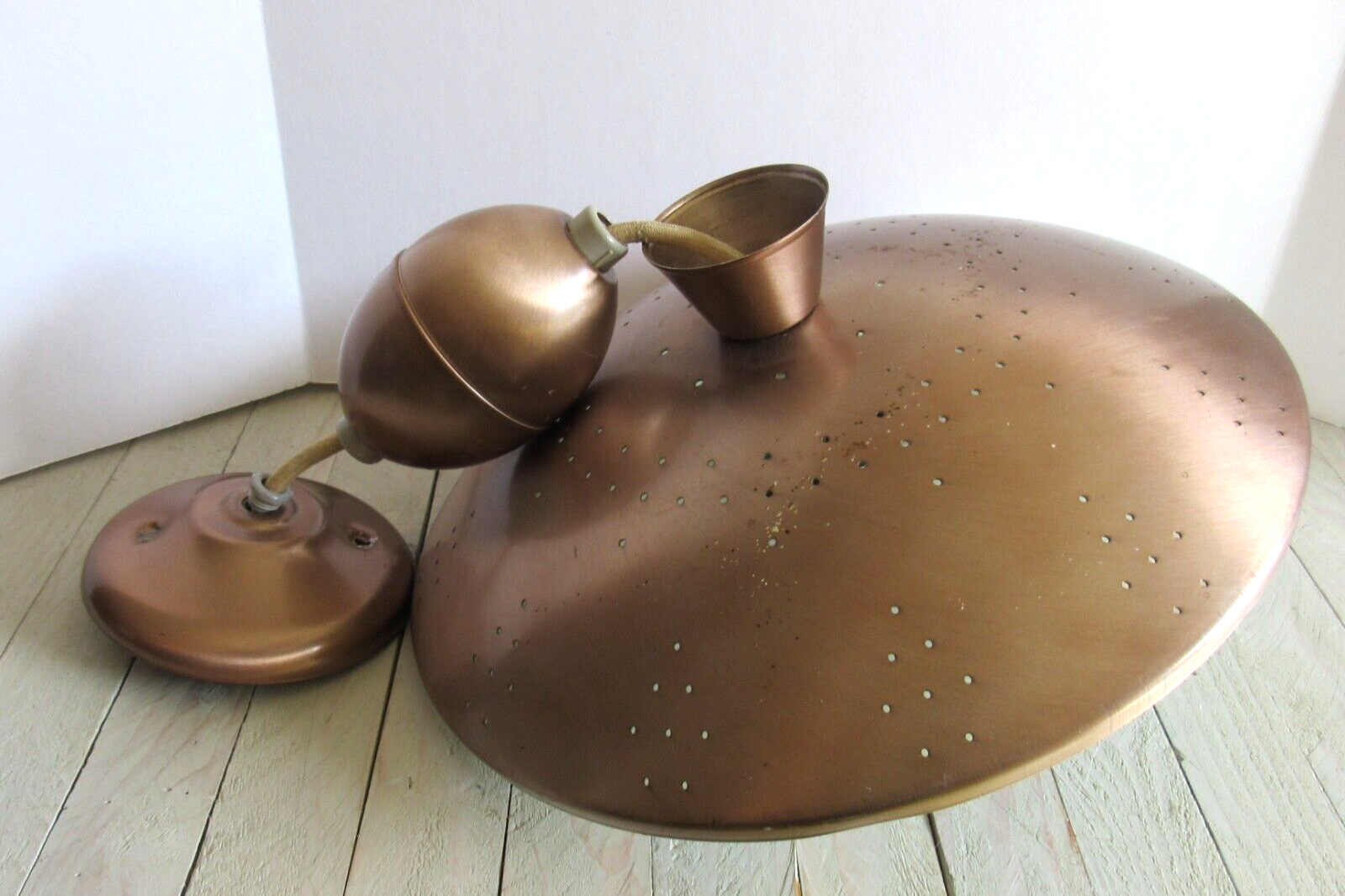 Vintage MCM Retractable Adjustible Pulldown Ceiling Lamp Light Saucer UFO