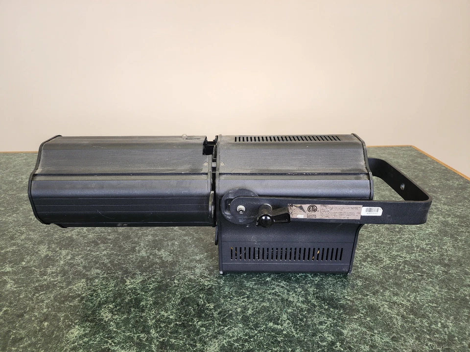 American DJ ADJ ENCORE PROFILE 1000 WW COB LED Follow Spot Light - USED - Image 2 of 4