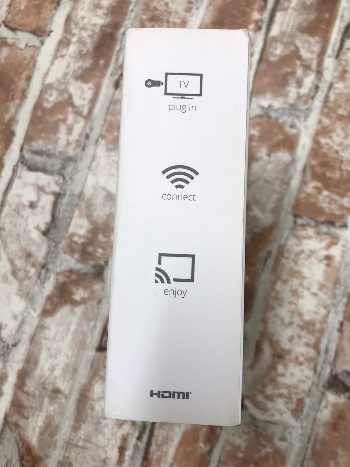 ChromeCast HDMI WiFi Media Streaming Device Model H2G2-42 Open Box `