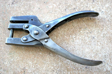 Vintage Schollhorn sheet-metal corner notcher / slot punch Made in USA 1930-60
