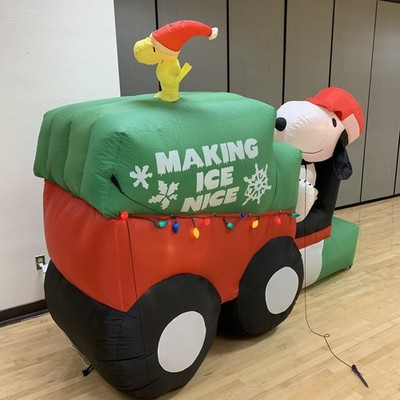 2018 Gemmy Peanuts Snoopy and Woodstock Zamboni Christmas Airblown