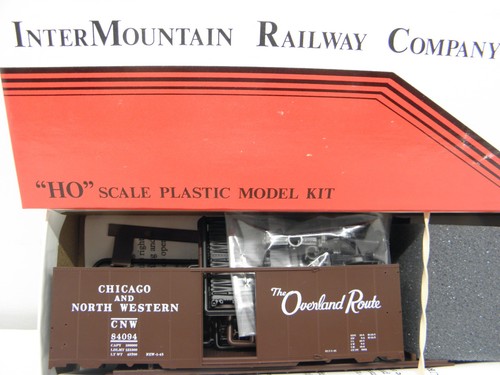 INTERMOUNTAIN -10' 6" ALTO AAR BOXCAR -CHICAGO & NOROESTE #84094 -ESCALA HO-KIT | Zustand: New