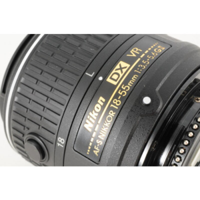 Nikon AF-S DX NIKKOR 18-55mm F3.5-5.6 G VR II with image