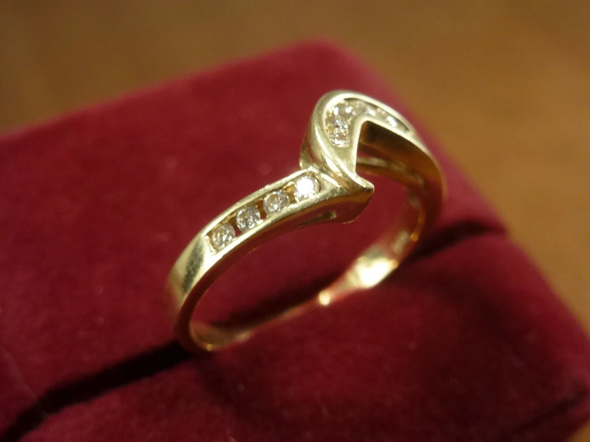 18ct solid on sale gold ring