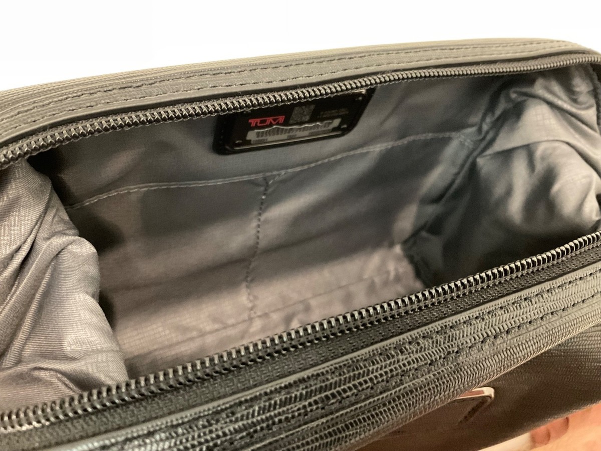 NEW Tumi 9.25” FRAMED TRAVEL KIT Dopp Toiletry Kit - BLACK