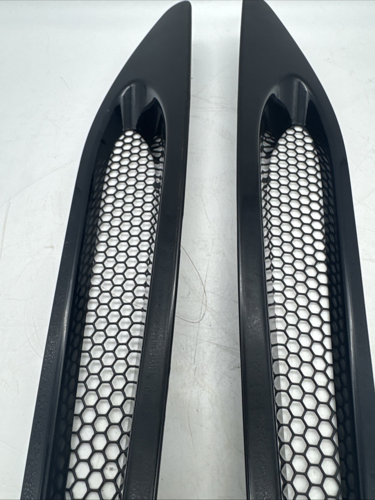 2018-2023 MCLAREN 720S HOOD VENT TRIM LEFT & RIGHT PAIR USED OEM 